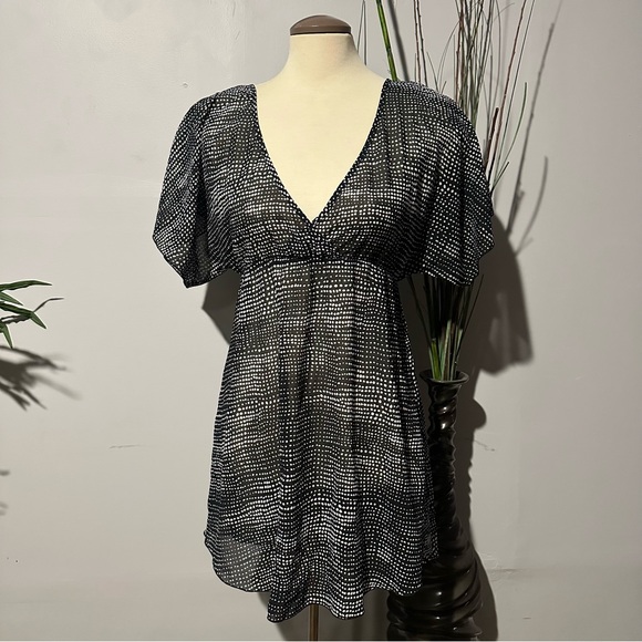 Black and White Women's Swim Cover-Up - Picture 1 of 3